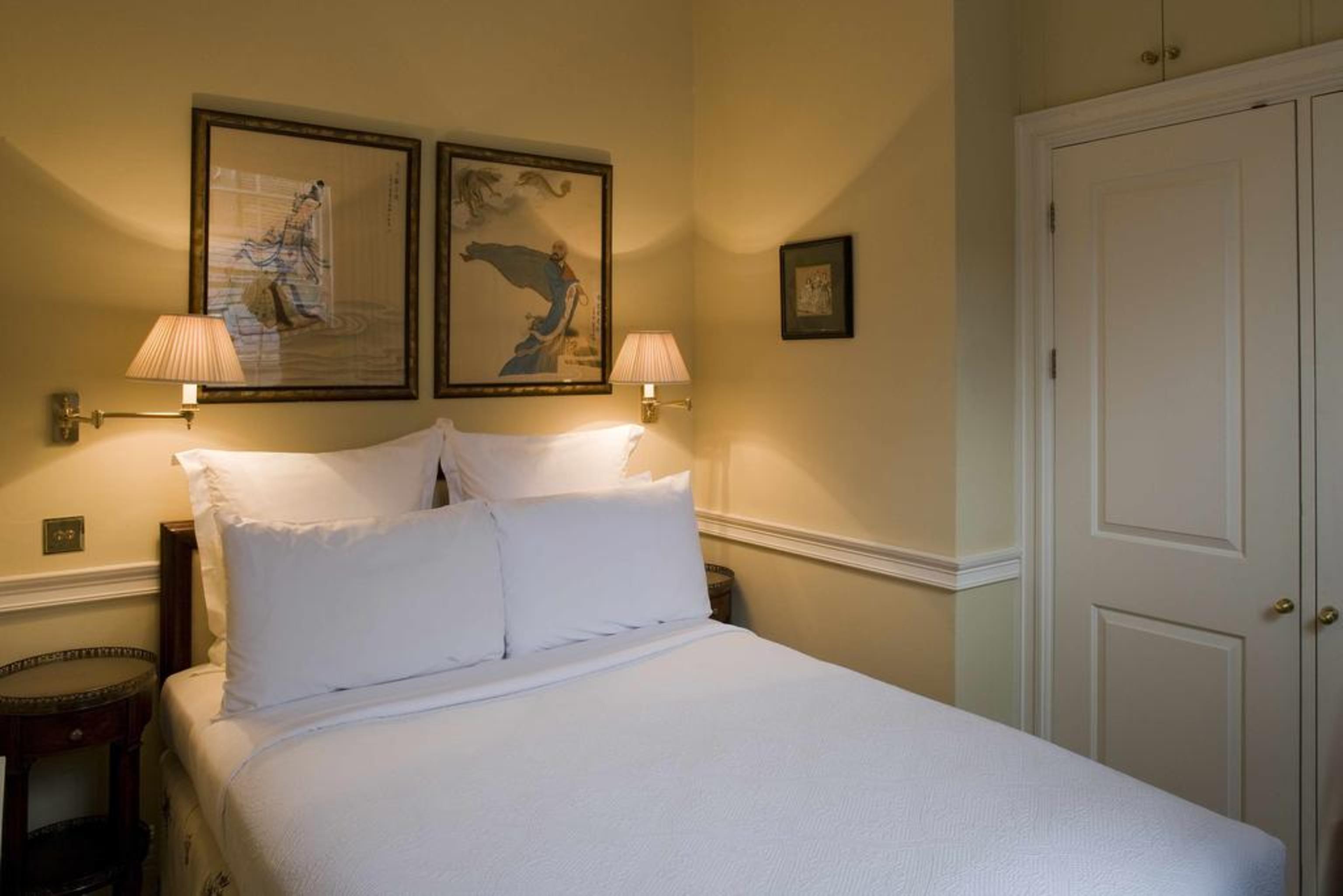 The Cranley Hotel London Room photo